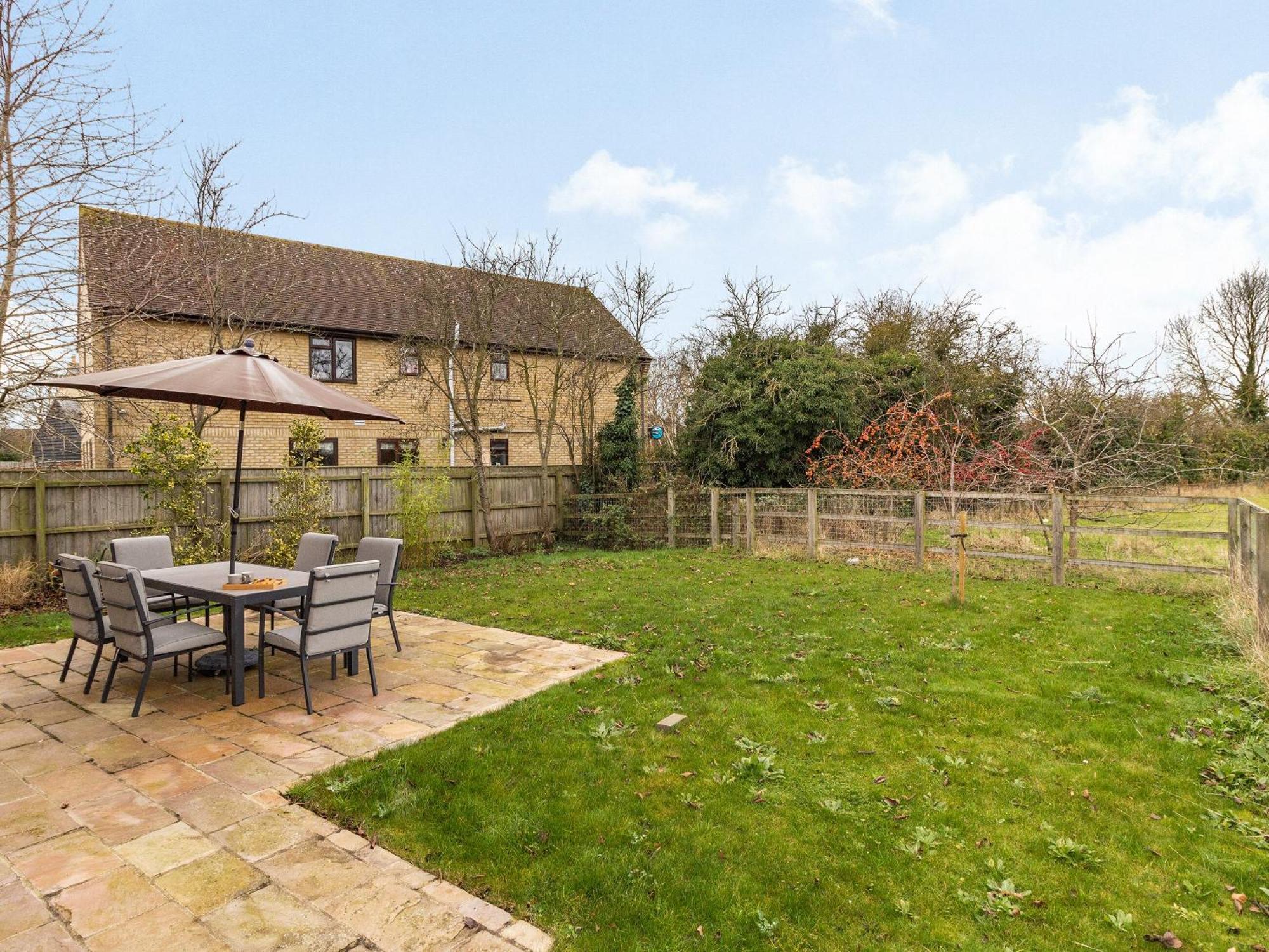Barrow Barn Villa Wicken  ภายนอก รูปภาพ